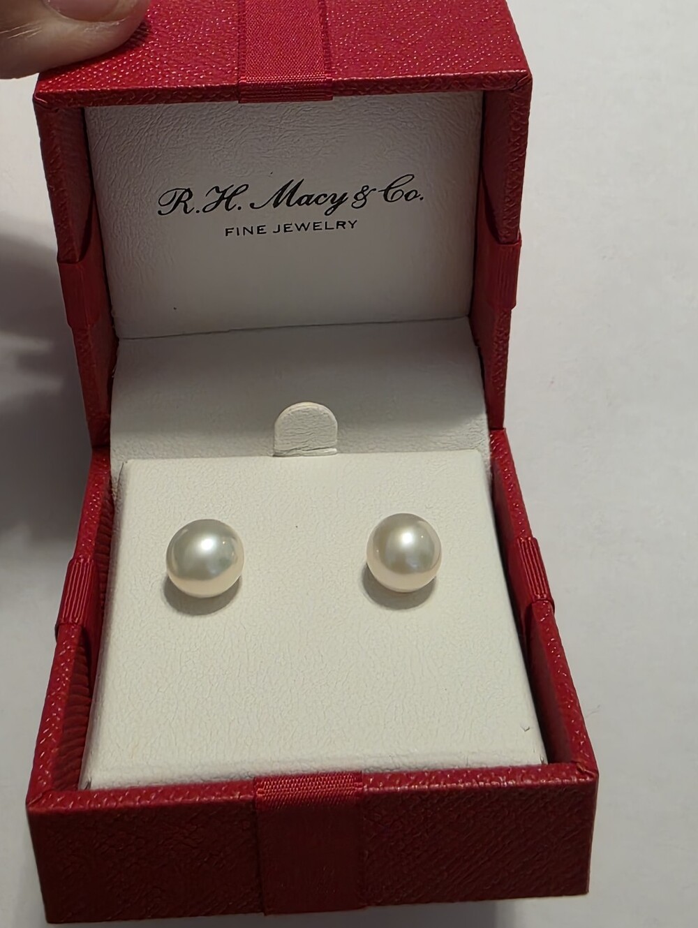 Belle de Mere Cultured Freshwater Pearl Stud Earrings 14kg - Picture 4 of 12